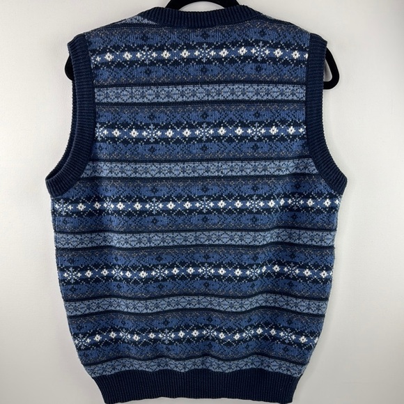 Jantzen Sport Women's Blue Patterned Button Down Vest - Picture 3 of 10